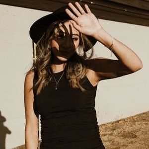 Meet your Posher, Anna